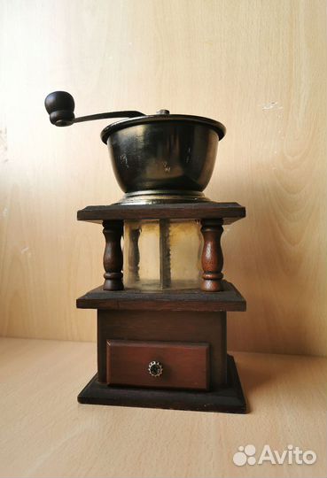 Кофемолка ручная винтаж
