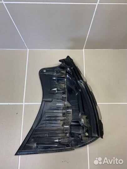 Фонарь задний правый Toyota Land Cruiser Prado 120