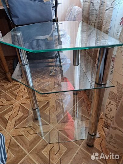 Стеклянная тумба под тв