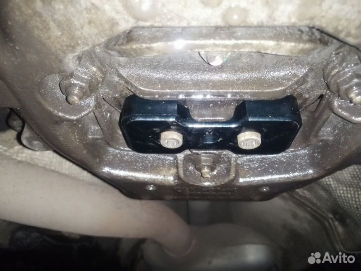 Вставка в опору коробки Audi B8: A4 A5 S4 S5 Q5