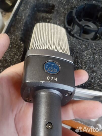 Конденсаторный микрофон AKG C214