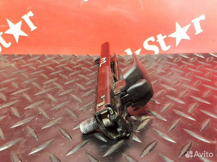 Регулятор высоты ремня безопасности