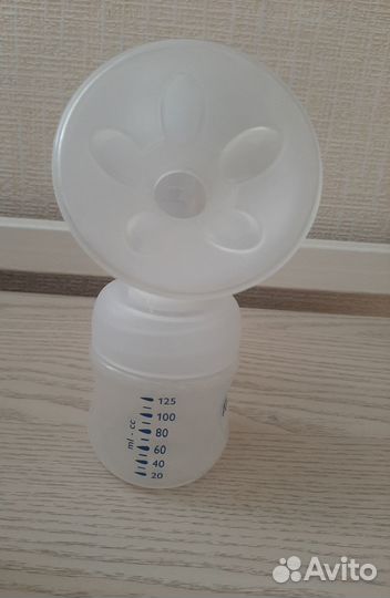 Продаётся ручной молокоотсос Philips Avent Comfort