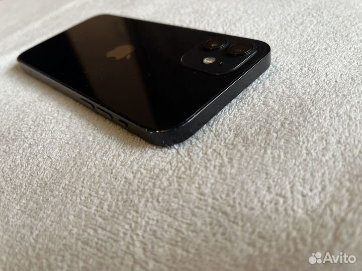 iPhone 12, 64 ГБ