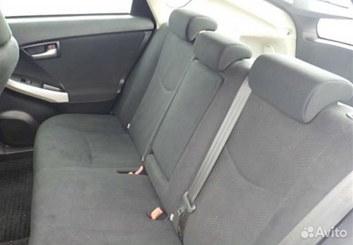 Toyota Prius 1.8 AT, 2015, 116 000 км