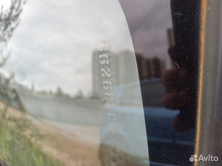 Стекло заднее mazda protege