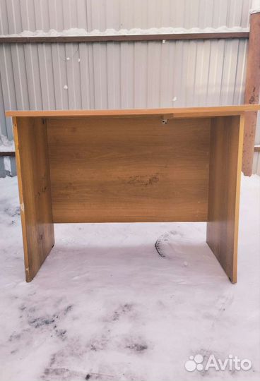 Стол и тумбочки