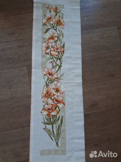 Вышитая картина Альстромерии