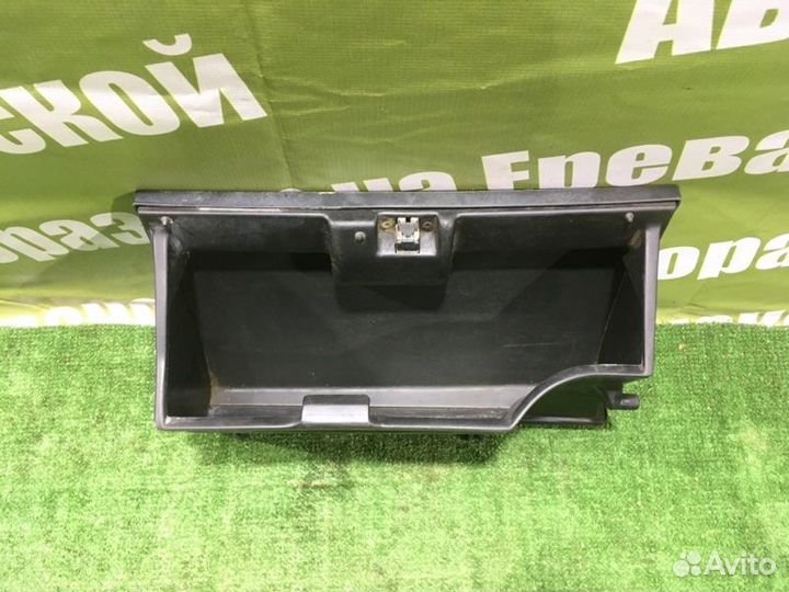 Бардачок Nissan Wingroad Y10 GA15DE