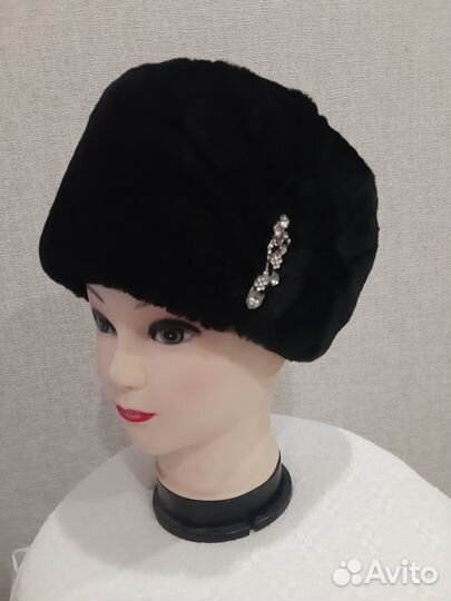 Женские меховые шапки