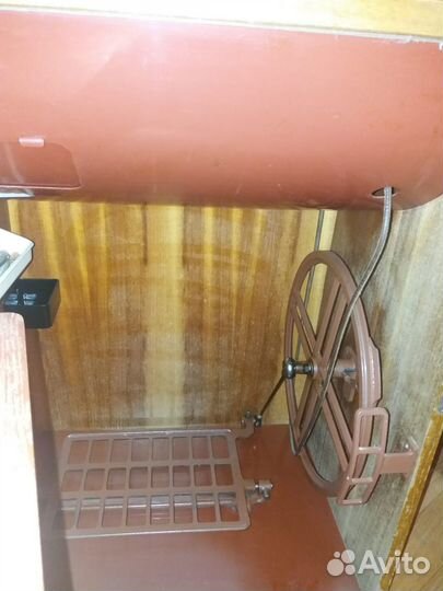 Швейная машина LADA