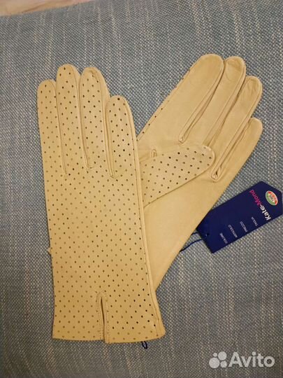 Перчатки женские бежевого цвета р 8