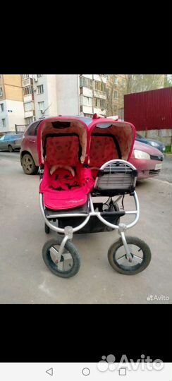 Коляска для двойни bumbleride