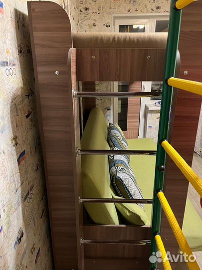 Двухярусная кровать с диваном