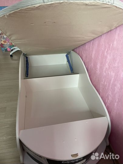 Детская кровать машина