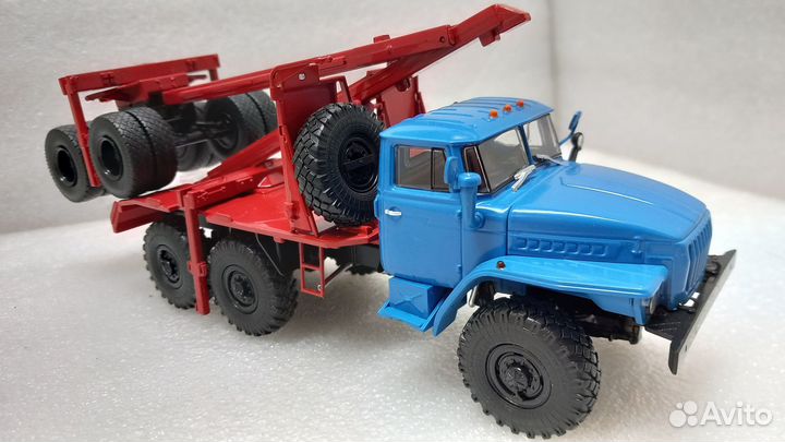1:43 урал-43204 лесовоз