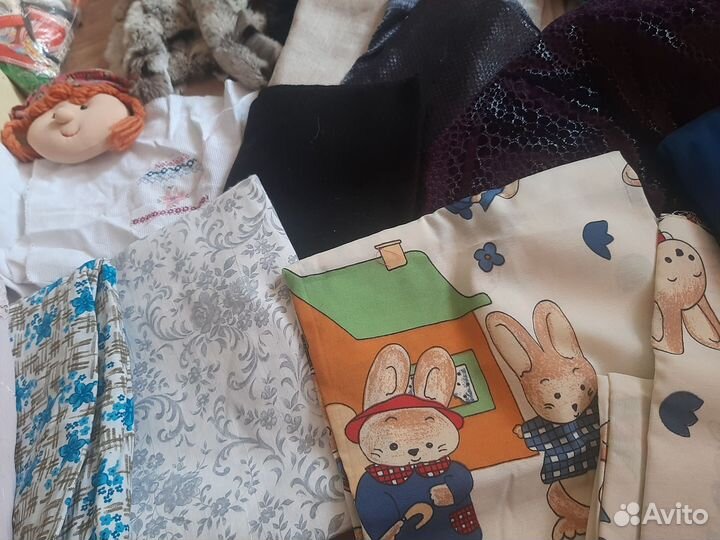 Ткани, нитки пуговицы, всё для шитья