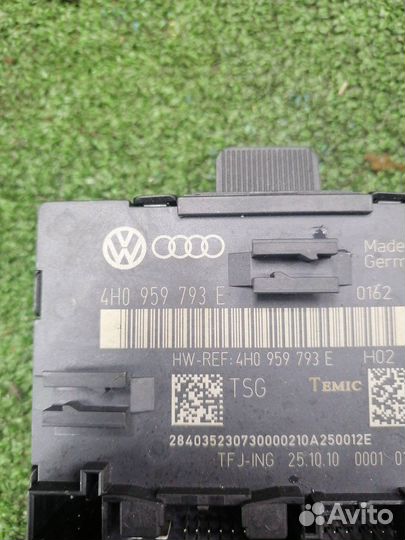 Блок управления дверьми передний левый Audi A8 D4