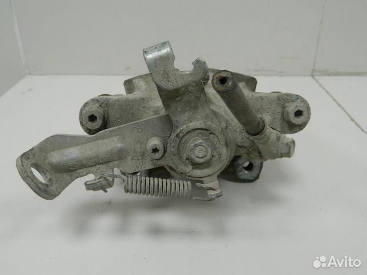 Суппорт задний правый Mazda Mazda3