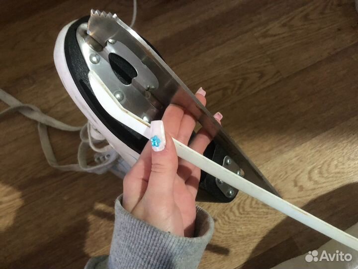 Коньки белые женские