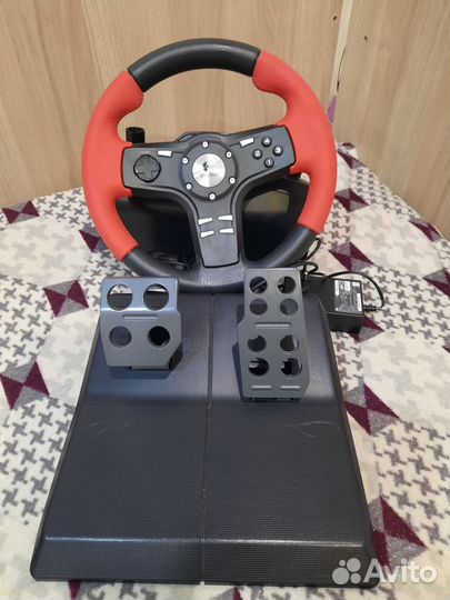 Игровой руль с педалями