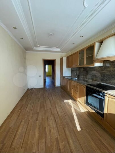 4-к. квартира, 105 м², 6/10 эт.