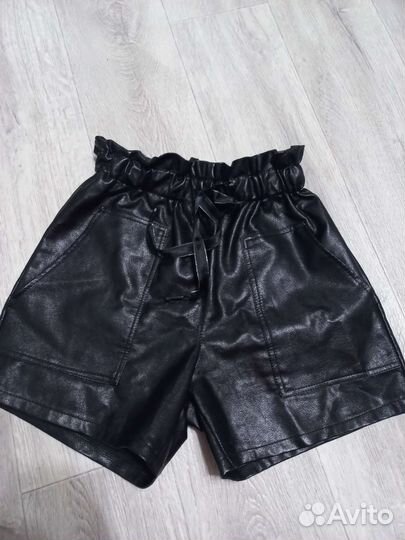 Кожаные шорты