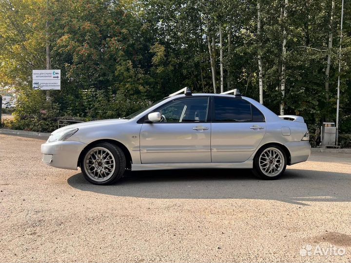 Mitsubishi Lancer 2.0 AT, 2005, 300 000 км