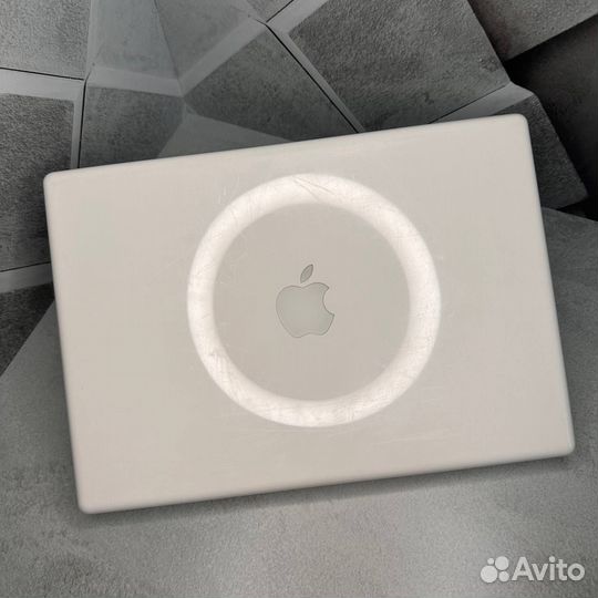 Apple MacBook 13 2007, белый. Новая батарея