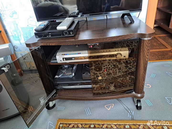 Тумба под телевизор