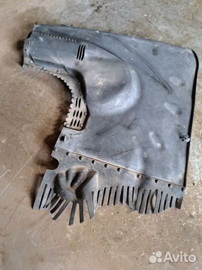 Накладка моторного отсека Mercedes W211