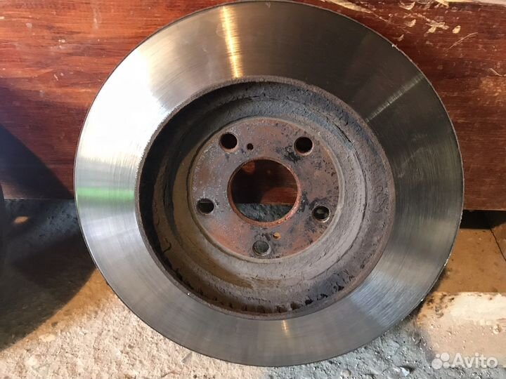 Тормозные диски стояли на lexus rx 350 2007 г.в