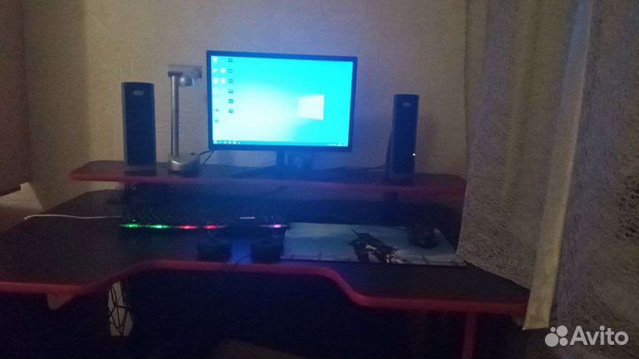 Компьютерный стол