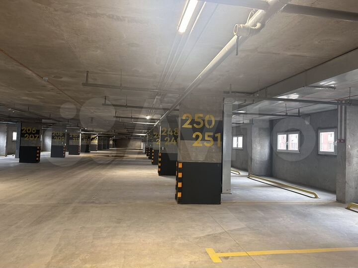 Машиноместо, 14 м²