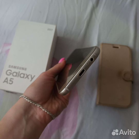 Телефон Samsung