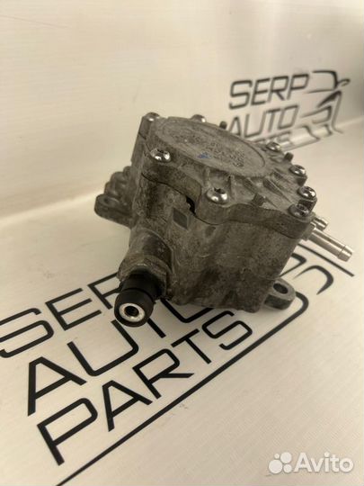 Насос вакуумный Volkswagen Passat B6 2.0 BMR 2009