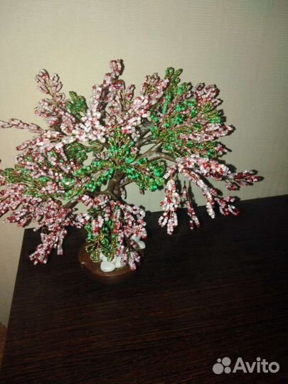 Сакура из бисера отличный подарок