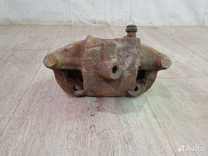 Суппорт передний правый Skoda Felicia 1 1999