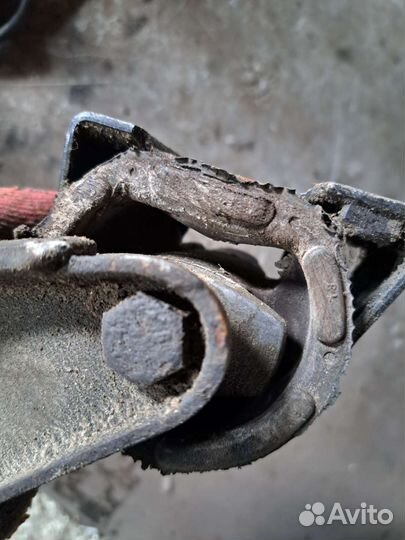 Подушка АКПП Mercedes W140