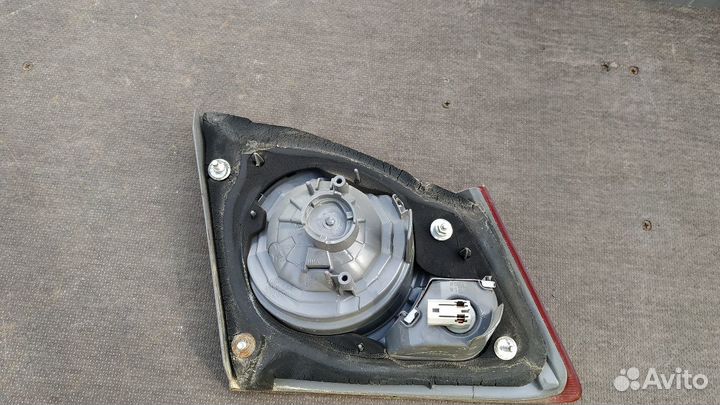 Задний правый фонарь в багажник Хонда Цивик 8 4D