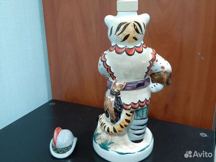 Охотник тигр фарфор В наличии