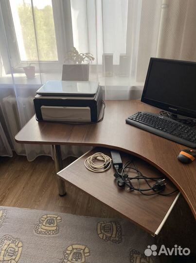 Компьютерный стол
