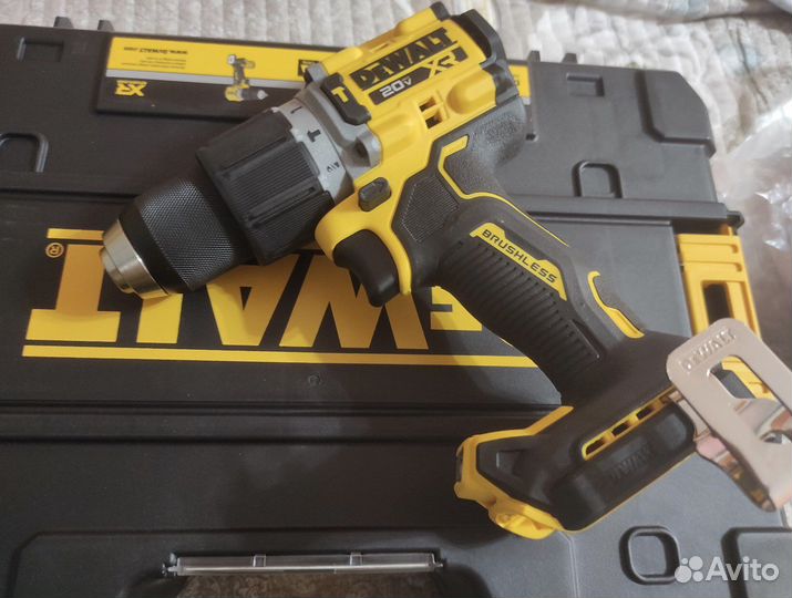 Ударный шуруповерт Dewalt