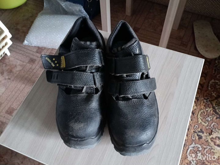 Обувь для склада