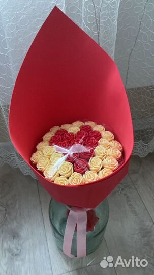 Букет из шоколада с клубникой