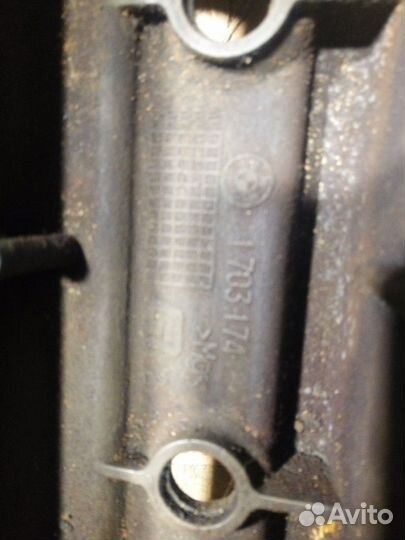 Крышка клапанов Bmw X5 E53 4.4