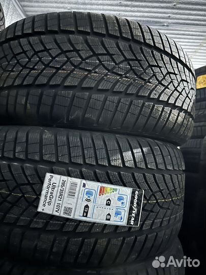 Goodyear UltraGrip Performance+ 265/40 R21 и 295/35 R21 107V