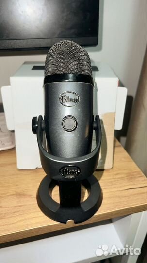 Студийный микрофон blue yeti