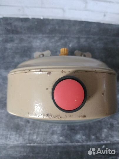 Часы будильник Янтарь СССР