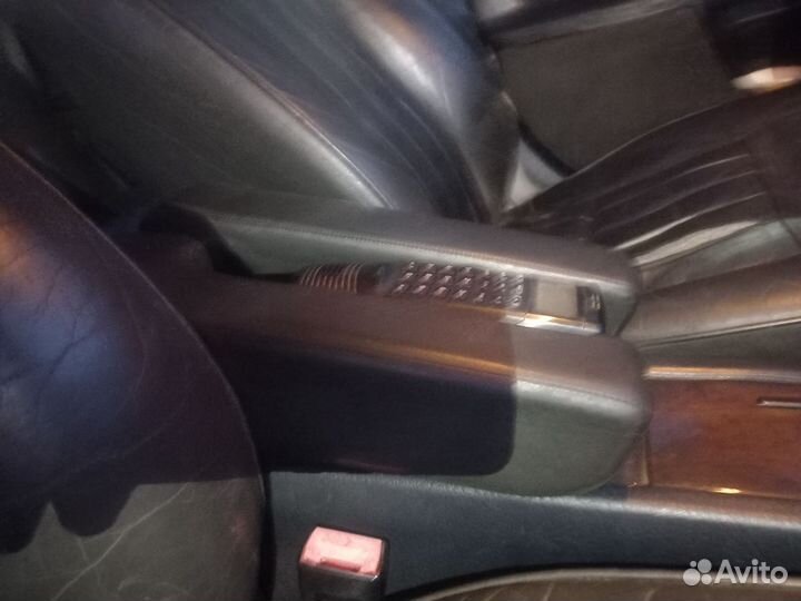 Подлокотник audi a8 d2